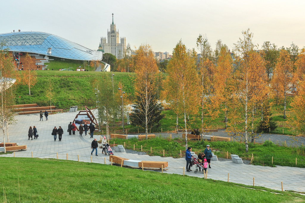 zaryadye park in moscow equipped with spinetix technology