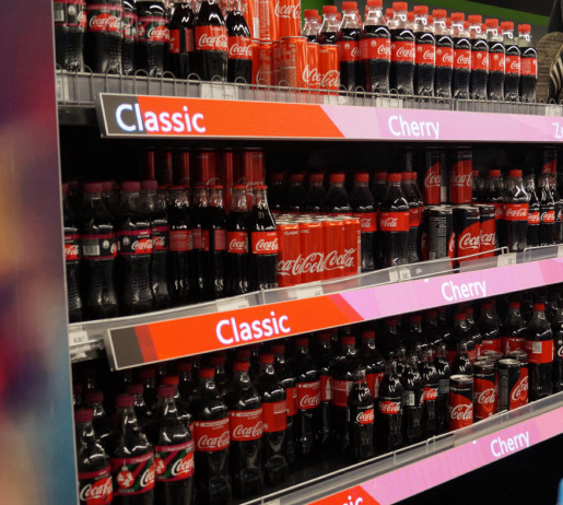 Coca-Cola digitales Verkaufsregal im Einzelhandel mit SpinetiX Technologie